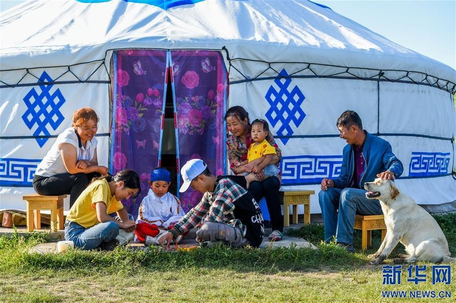 (特別的暑期生活·圖片故事)(4)草原女孩錫林花的暑期“歡樂(lè)時(shí)光”