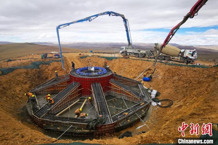 資料圖為該風電場建設(shè)現(xiàn)場。　中國電建集團成都勘測設(shè)計研究院有限公司 供圖