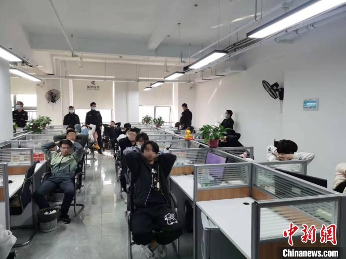 抓捕現場。　長沙市公安局供圖