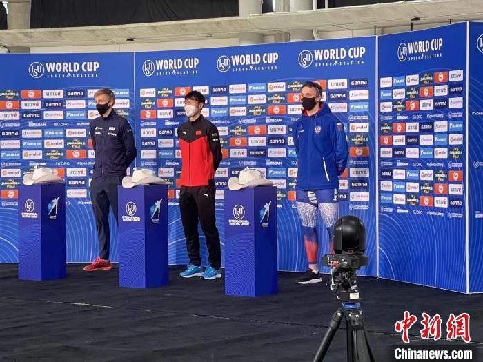 我國速滑在國際大賽上取得的第一個男子1000米金牌。　黑龍江省體育局提供