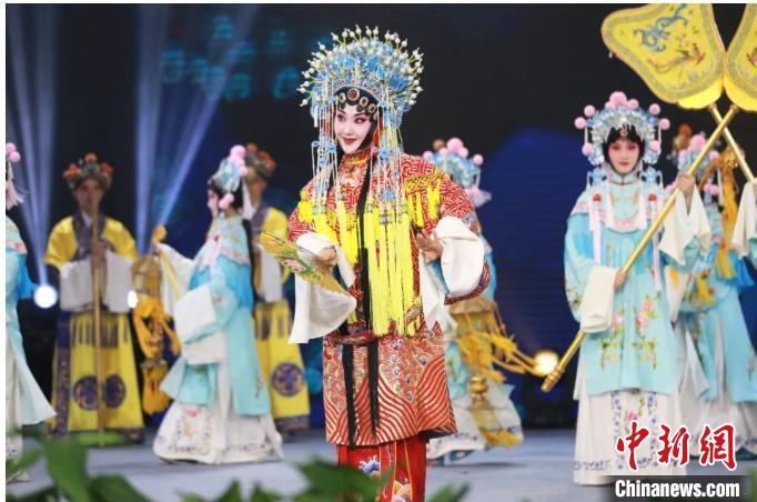 圖為，漢劇《貴妃醉酒》演出現(xiàn)場(chǎng) 武漢文旅局供圖