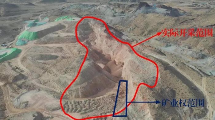 2021年12月11日，督察組使用無(wú)人機(jī)拍攝，銅鐵溝礦礦業(yè)權(quán)面積僅6.9畝，越界開采達(dá)182畝，超出26.4倍；實(shí)際開采深度達(dá)35米，遠(yuǎn)超采礦許可證允許開采深度要求

