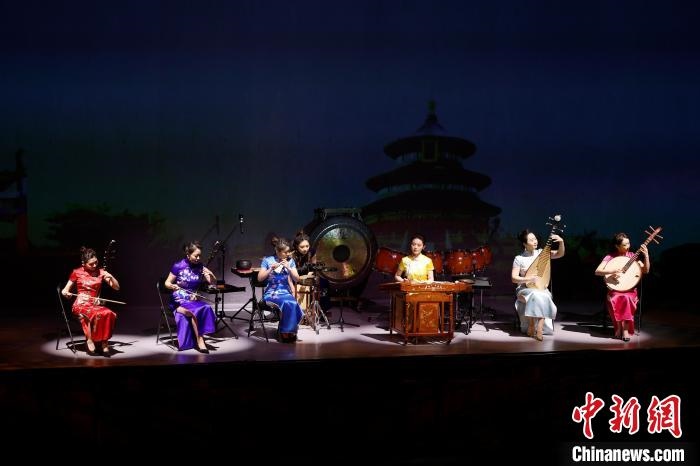 6日，“相約北京”奧林匹克文化節(jié)暨第22屆“相約北京”國際藝術(shù)節(jié)在京開幕?！?lt;a target='_blank' href='/'>中新社</a>記者 富田 攝