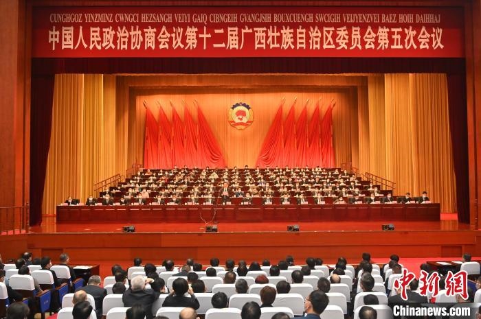 圖為大會閉幕?！∮峋?攝