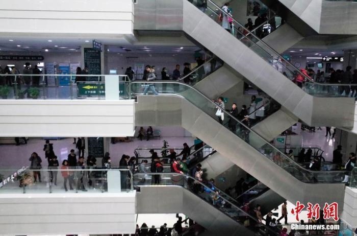 資料圖：某醫(yī)院門診樓。 <a target='_blank' href='/'>中新社</a>記者 殷立勤 攝
