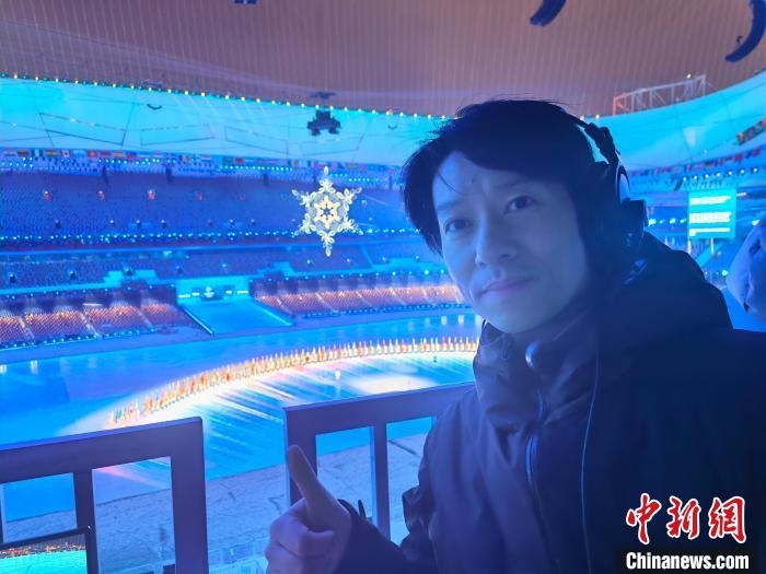 張文海在“鳥巢”內(nèi)。　張文海 供圖