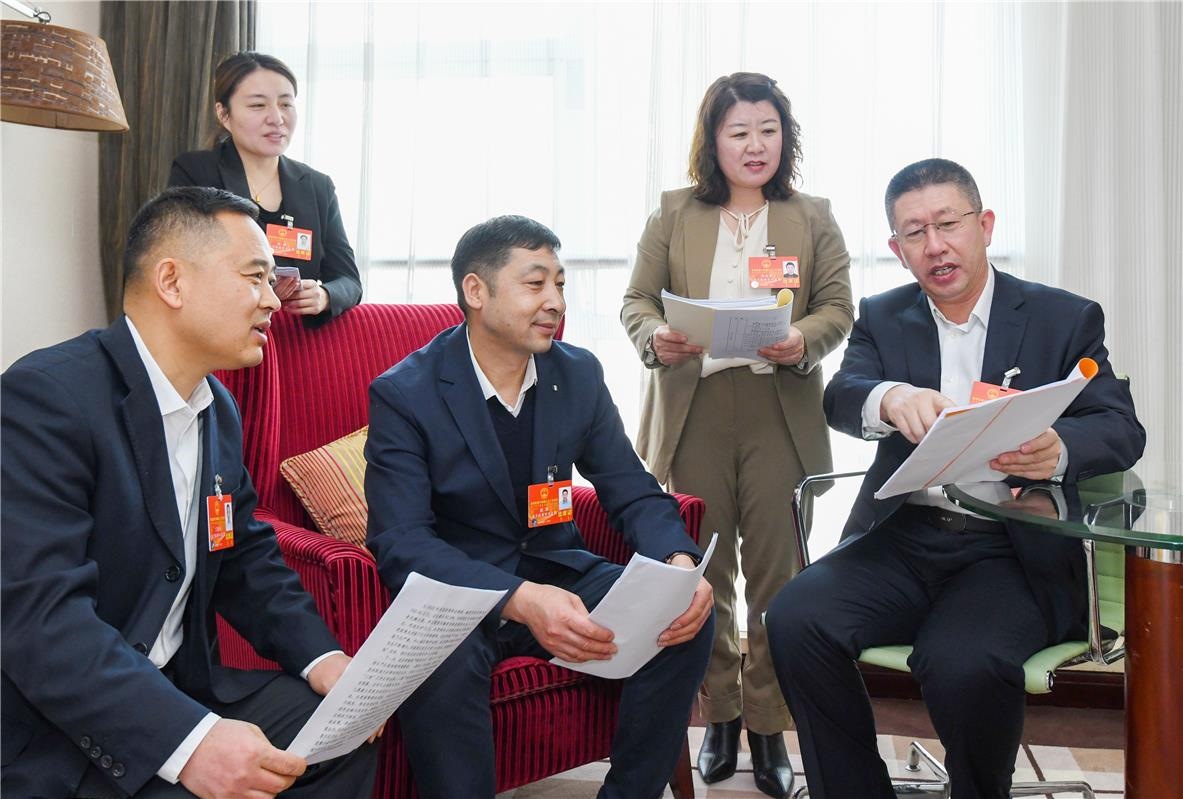 奮進(jìn)2024｜代表來了！自治區(qū)十四屆人大二次會(huì)議召開在即