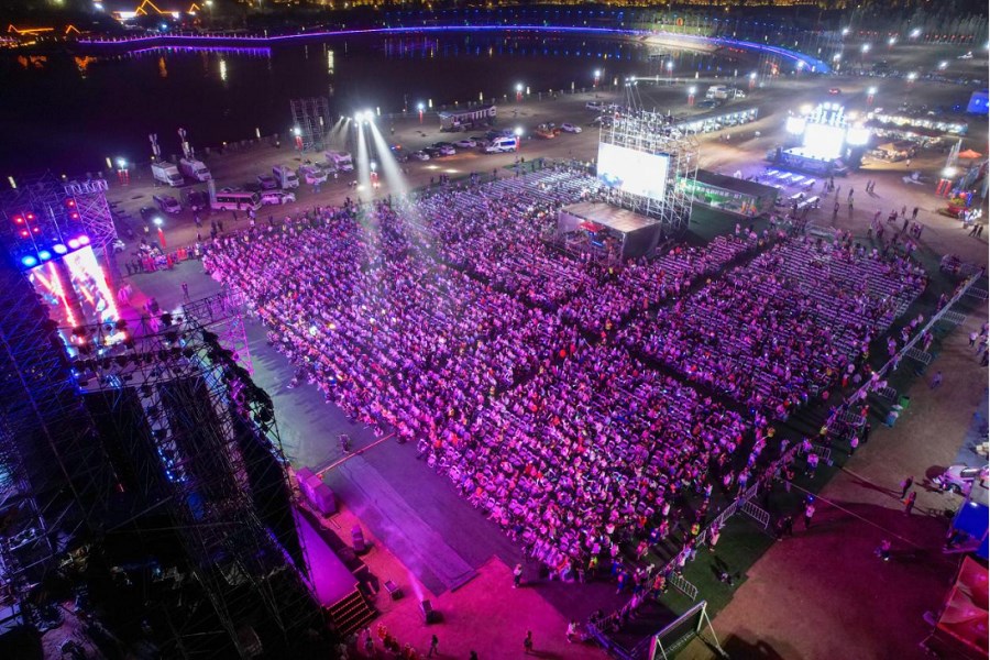 “如七而遇 相思烏?！边@場(chǎng)七夕主題音樂會(huì)甜出圈137.png