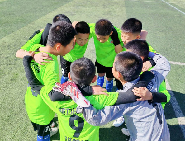 1743150498106951.jpg 足球2.jpg