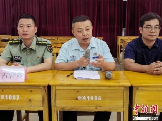 宣講員宣講。韋碩 攝