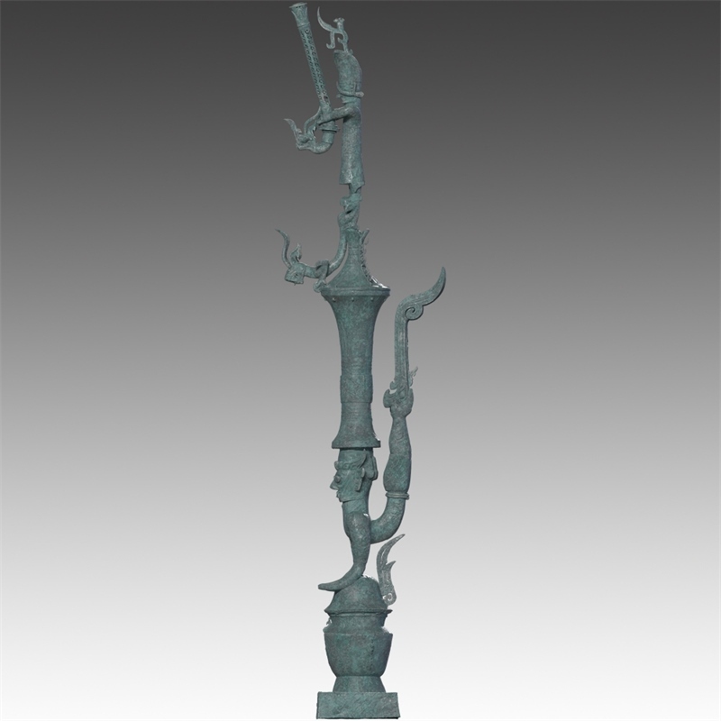 銅罍座倒立鳥(niǎo)足頂尊神像。四川省文物考古研究院供圖