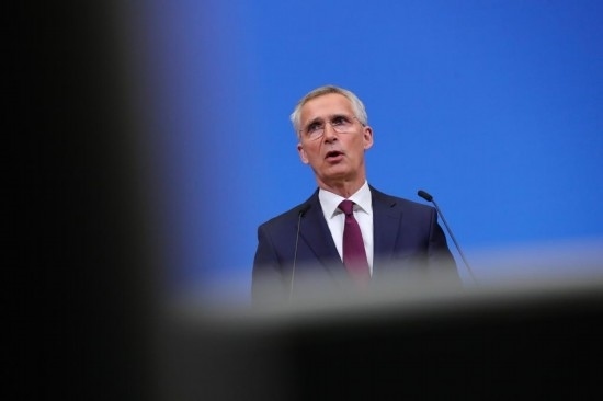 7月6日，在比利時布魯塞爾的北約總部，北約秘書長斯托爾滕貝格在會議后召開新聞發(fā)布會。新華社記者鄭煥松攝