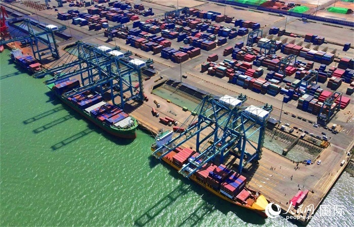 黃驊港綜合港區(qū)航拍圖。人民網(wǎng) 周博攝