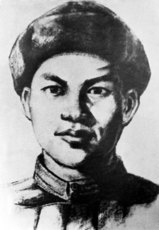  這是邱少云像。新華社發(fā)（資料照片）