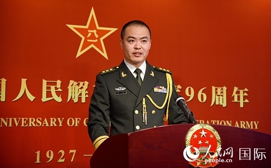 中國(guó)駐瑞典大使館李珂副武官致辭。人民網(wǎng)記者 殷淼攝