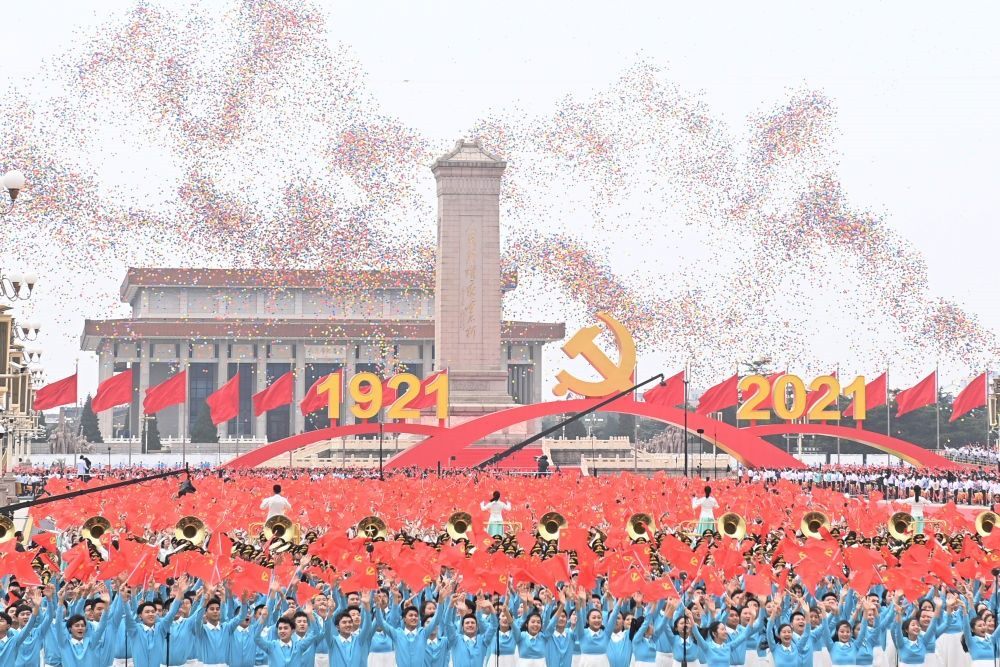 2021年7月1日上午，慶祝中國(guó)共產(chǎn)黨成立100周年大會(huì)在北京天安門廣場(chǎng)隆重舉行。這是慶祝大會(huì)現(xiàn)場(chǎng)放飛氣球。新華社記者 李尕 攝