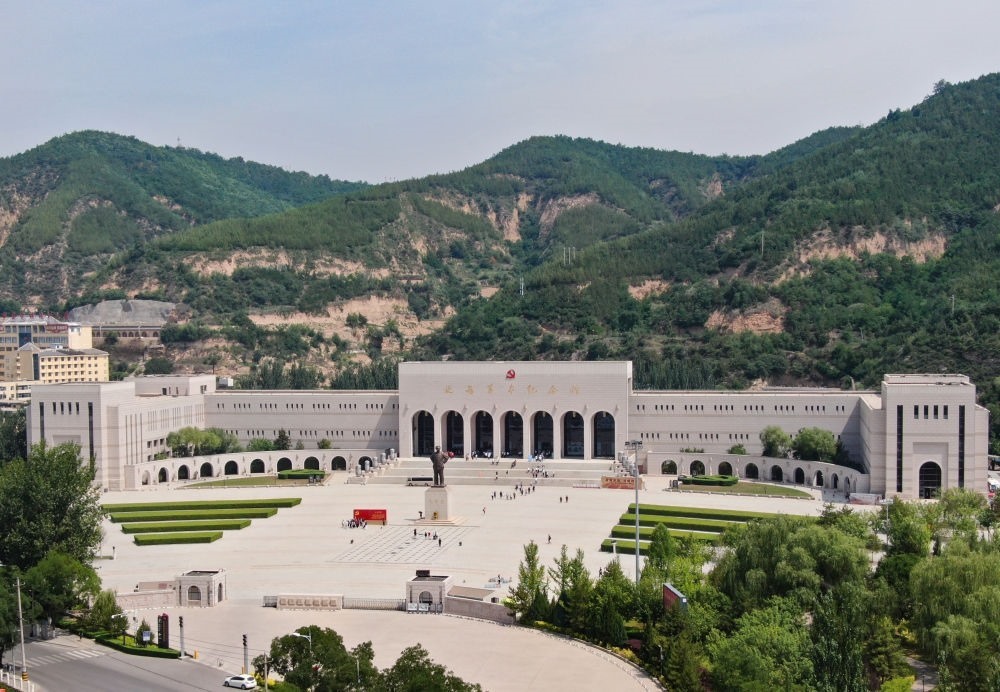 這是2023年6月27日拍攝的延安革命紀(jì)念館（無人機(jī)照片）。新華社記者 張博文 攝