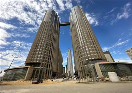 埃及新行政首都CBD項目P4標段高層辦公樓。 嚴川吉雨攝