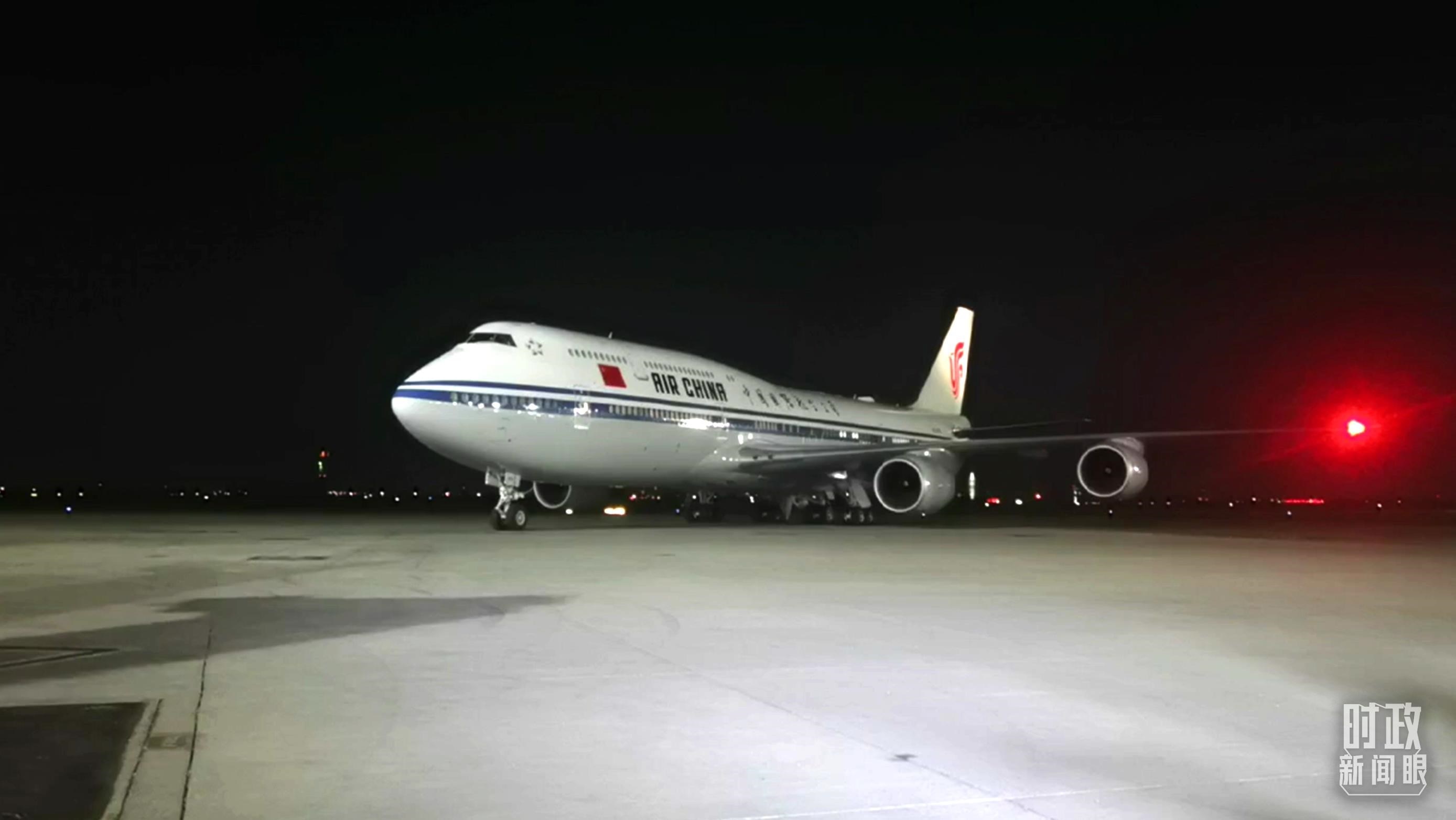 △這是習近平乘坐的專機。（總臺央視記者鐘銳拍攝）