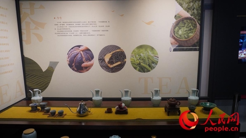 余杭區(qū)徑山鎮(zhèn)徑山村鄉(xiāng)村客廳的文創(chuàng)館。人民網(wǎng)肖聰聰攝