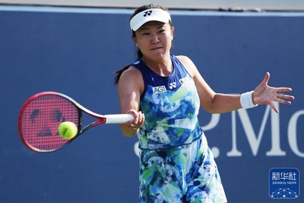 朱琳在比賽中回球。新華社記者 劉杰 攝