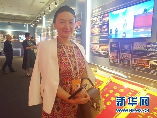 英國川商聯(lián)合總會(huì)會(huì)長宋汶栗。新華網(wǎng)記者 侯強(qiáng) 攝