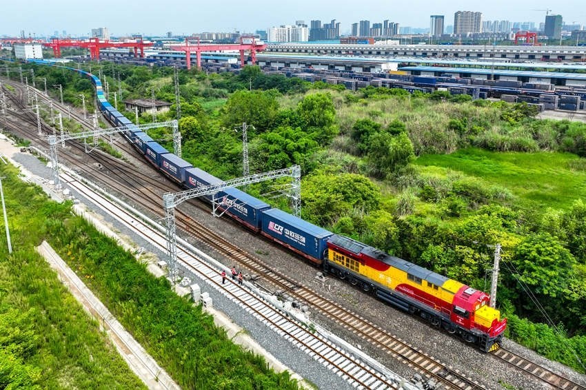 中歐班列（成渝）駛出成都國際鐵路港。青白江區(qū)委宣傳部供圖