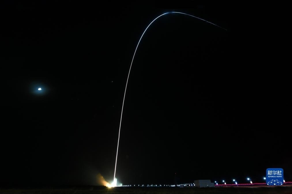 9月7日02時14分，我國在酒泉衛(wèi)星發(fā)射中心使用長征四號丙運載火箭，成功將遙感三十三號03星發(fā)射升空，衛(wèi)星順利進入預定軌道，發(fā)射任務獲得圓滿成功。新華社發(fā)（汪江波 攝）