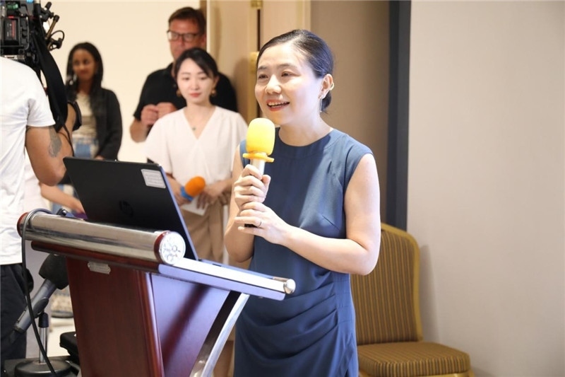 圖為吉布提孔子學(xué)院鄒燕舞院長為表彰儀式致辭。吉布提孔子學(xué)院供圖