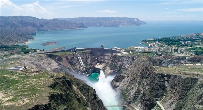 龍羊峽水電站開閘放水。國(guó)家電投黃河公司供圖