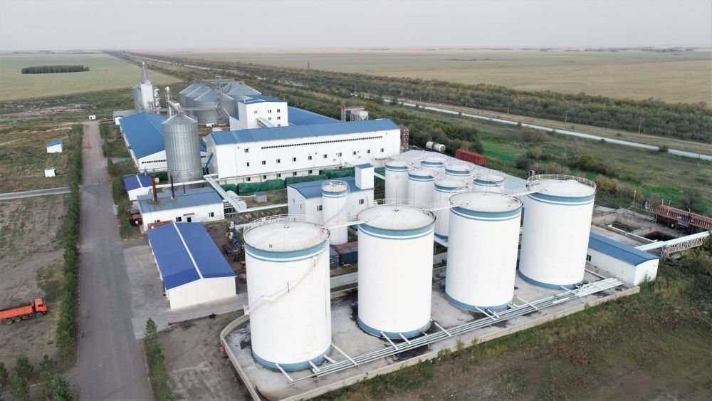 這是2022年9月2日在哈薩克斯坦北哈薩克斯坦州拍攝的愛菊農(nóng)產(chǎn)品物流加工園區(qū)（無人機照片）。新華社發(fā)（奧斯帕諾夫攝）