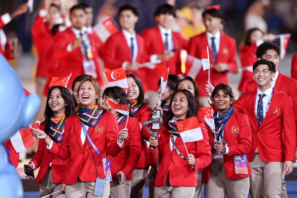 新加坡代表團(tuán)在開幕式上入場。