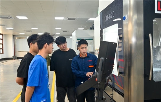 學生們正在實操學習。受訪單位供圖