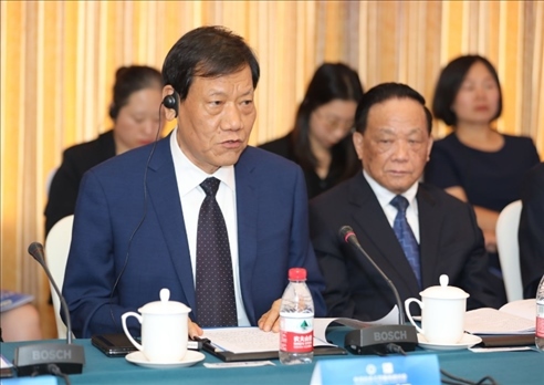 中國(guó)社會(huì)工作聯(lián)合會(huì)會(huì)長(zhǎng)陳存根致辭。主辦方供圖