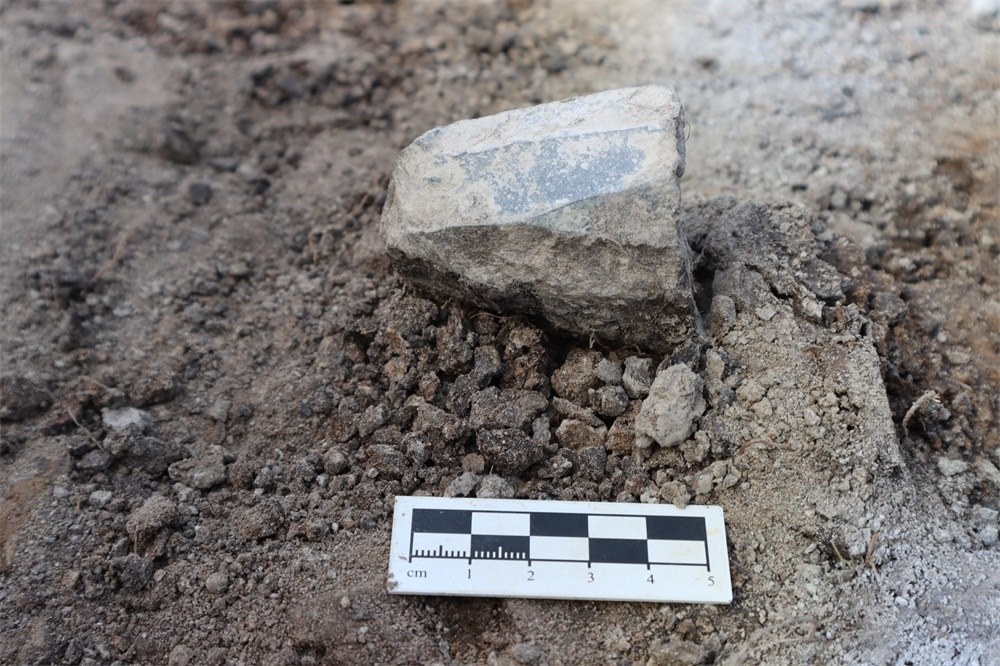 石葉石核出土場景。國家文物局供圖