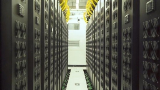 貴安超算中心內(nèi)的機(jī)房。人民網(wǎng) 陽(yáng)茜攝