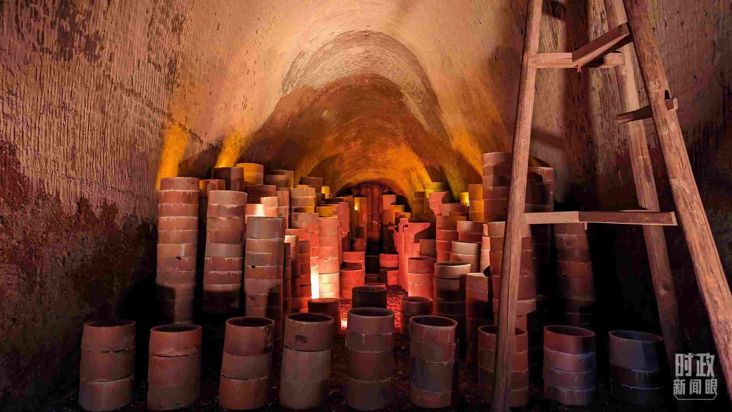 △當(dāng)?shù)噩F(xiàn)存最大的柴窯——徐家窯。（總臺央視記者朱超拍攝）