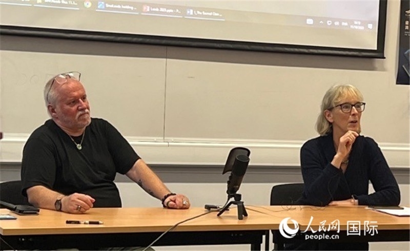 翻譯家韓斌、普華杰與師生交流 攝影 實習生王雪珊