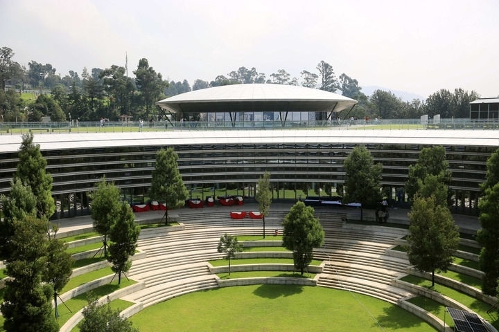 這是在埃塞俄比亞首都亞的斯亞貝巴拍攝的河岸綠色發(fā)展項(xiàng)目設(shè)施之一科技博物館（9月16日攝）。新華社記者 汪平 攝