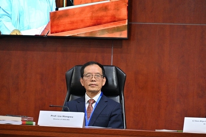 浙江師范大學(xué)非洲研究院院長劉鴻武作會議總結(jié)。浙江師范大學(xué)非洲研究院供圖