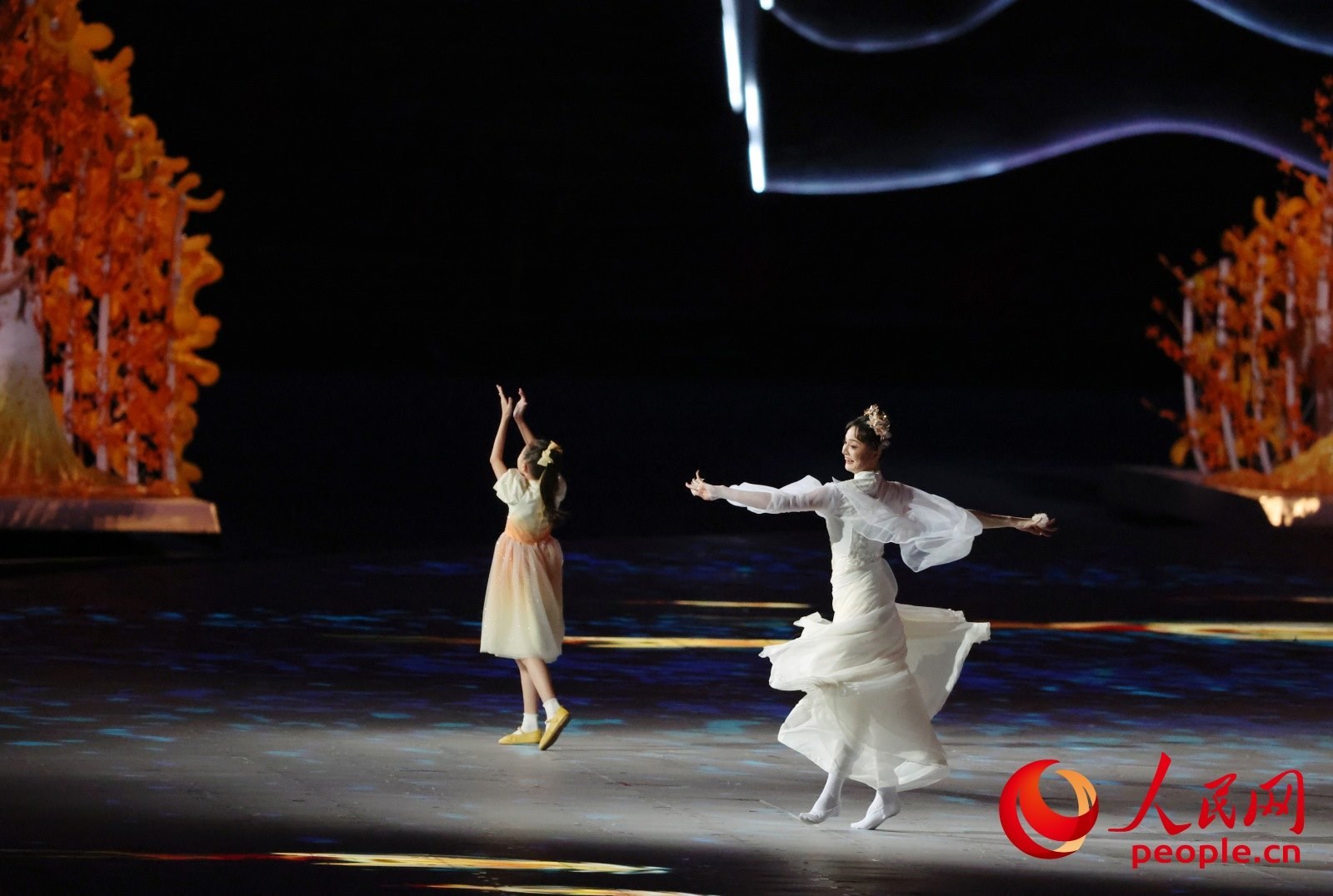 開幕式現(xiàn)場。人民網(wǎng) 周靜圓攝