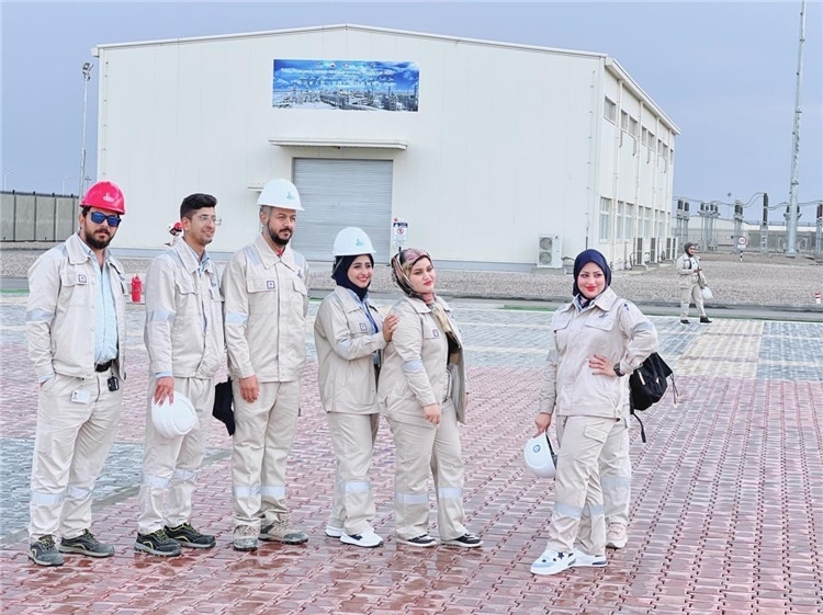 部分伊拉克員工合影。中國石油工程建設有限公司供圖