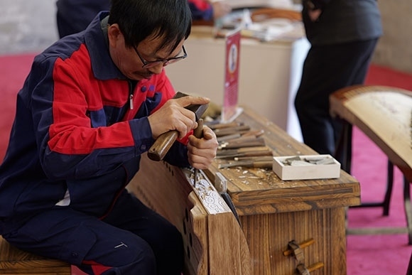 蘭考古箏制作展示。中央音樂學院供圖