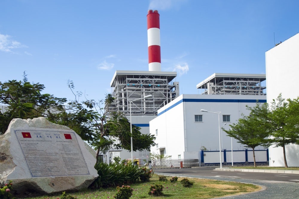 這是2021年3月24日在越南平順省拍攝的越南永新燃煤電廠一期BOT項目廠區(qū)。新華社發(fā)（南方電網(wǎng)越南永新公司供圖）