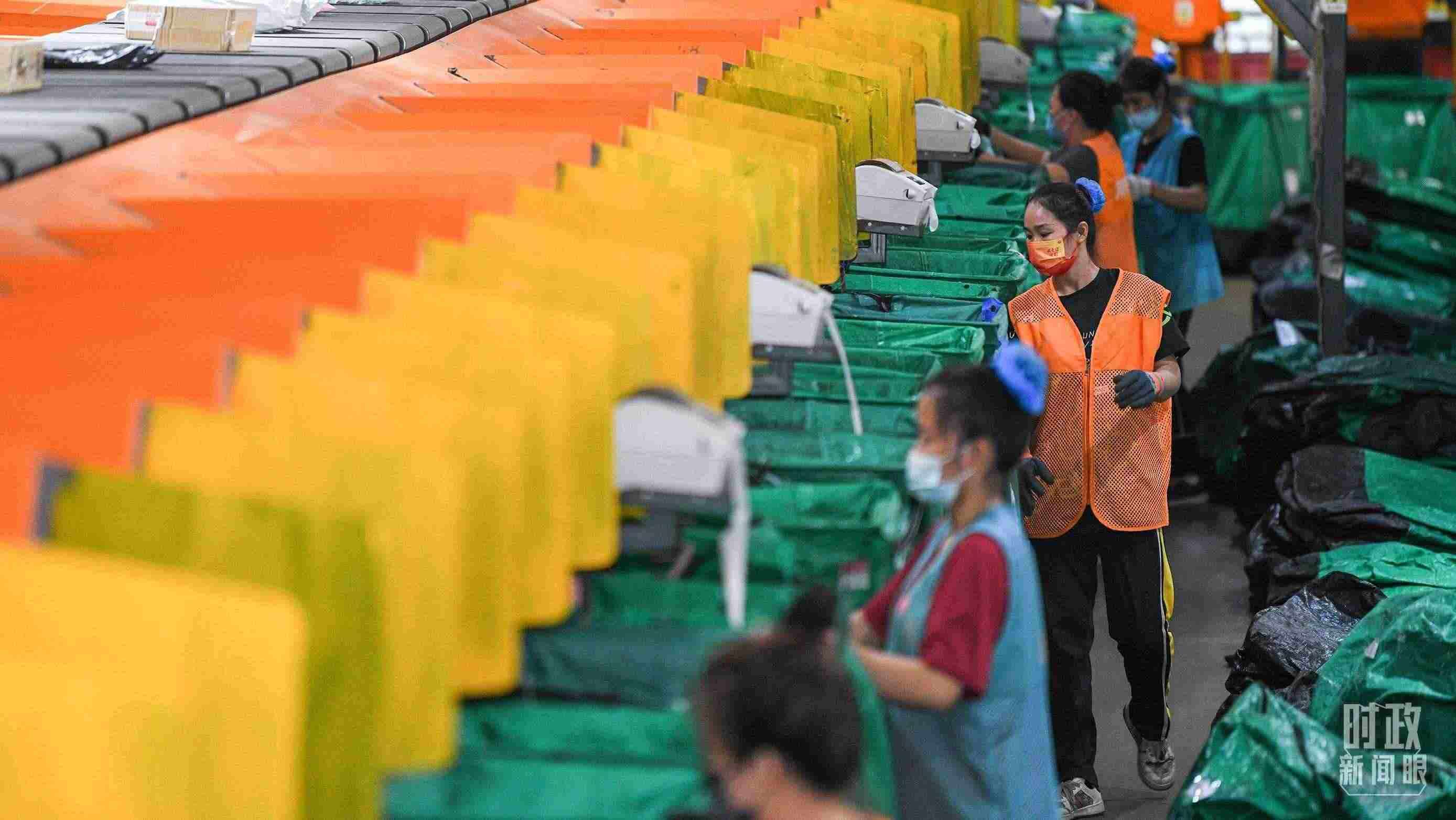 △今年“雙11”當(dāng)天全國(guó)快遞業(yè)務(wù)量達(dá)6.39億件。