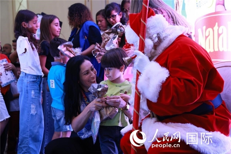 捐贈(zèng)活動(dòng)現(xiàn)場。人民網(wǎng)記者宋亦然攝