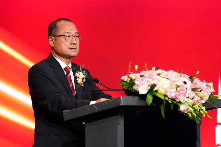 第十四屆全國(guó)政協(xié)常委、香港中華總商會(huì)會(huì)長(zhǎng)蔡冠深致辭。阿聯(lián)酋中華工商總會(huì)供圖