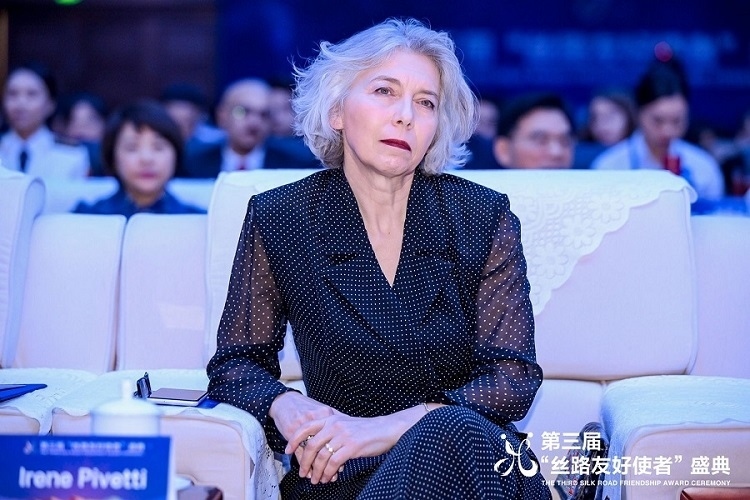 伊雷妮·皮韋蒂參加第三屆“絲路友好使者”盛典頒獎(jiǎng)活動(dòng)。主辦方供圖