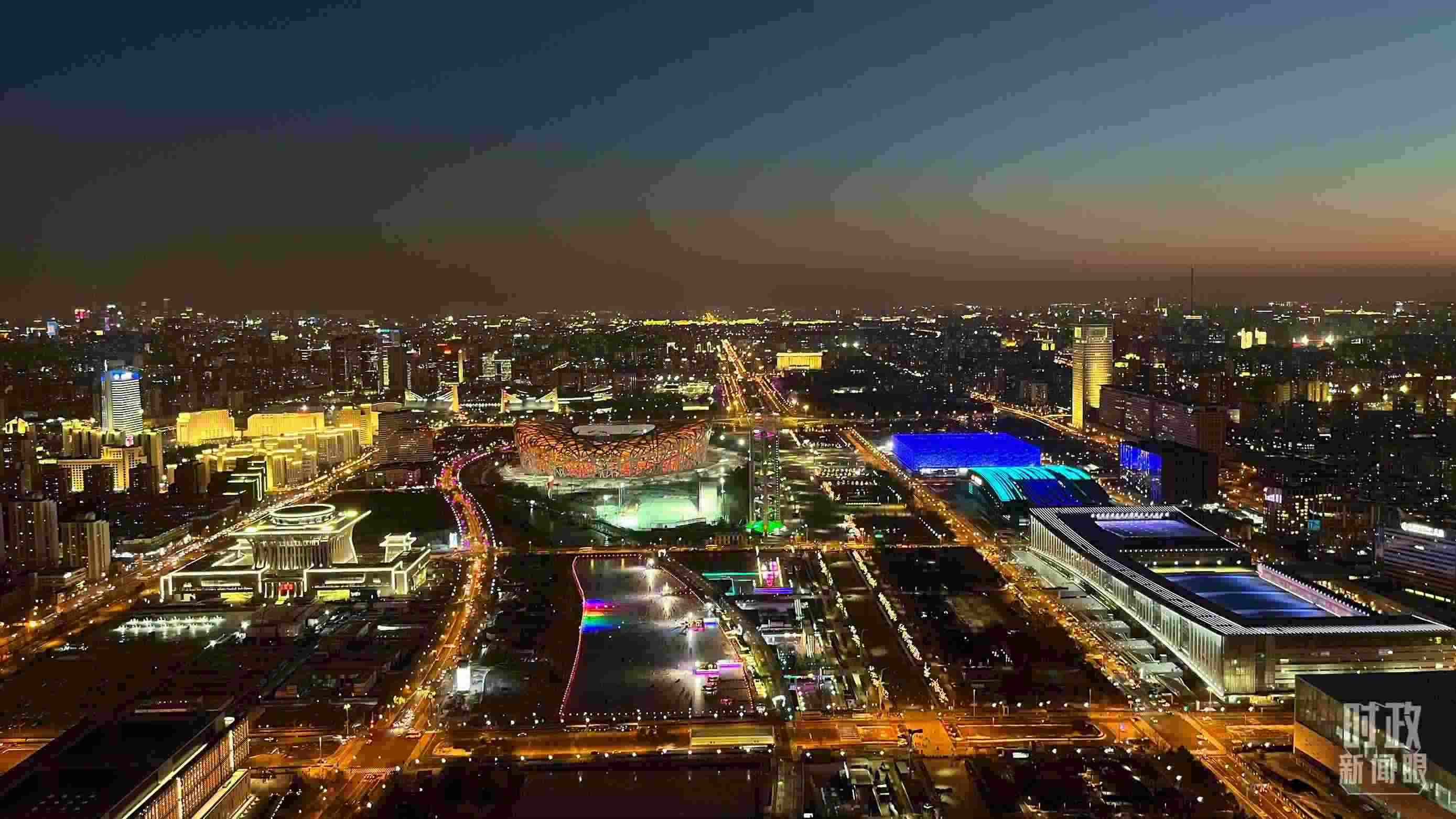 △2023年12月31日，從北京奧林匹克塔俯拍北京城區(qū)。（總臺央視記者金雨秋拍攝）