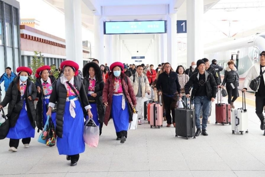 麗香鐵路開通滿月，累計(jì)發(fā)送旅客超18萬人次。受訪方供圖